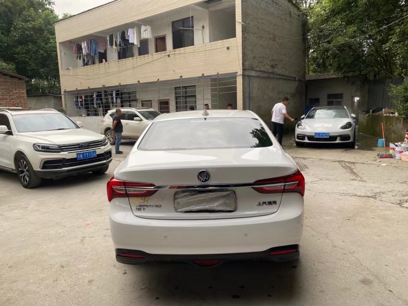 成都21年别克威朗1