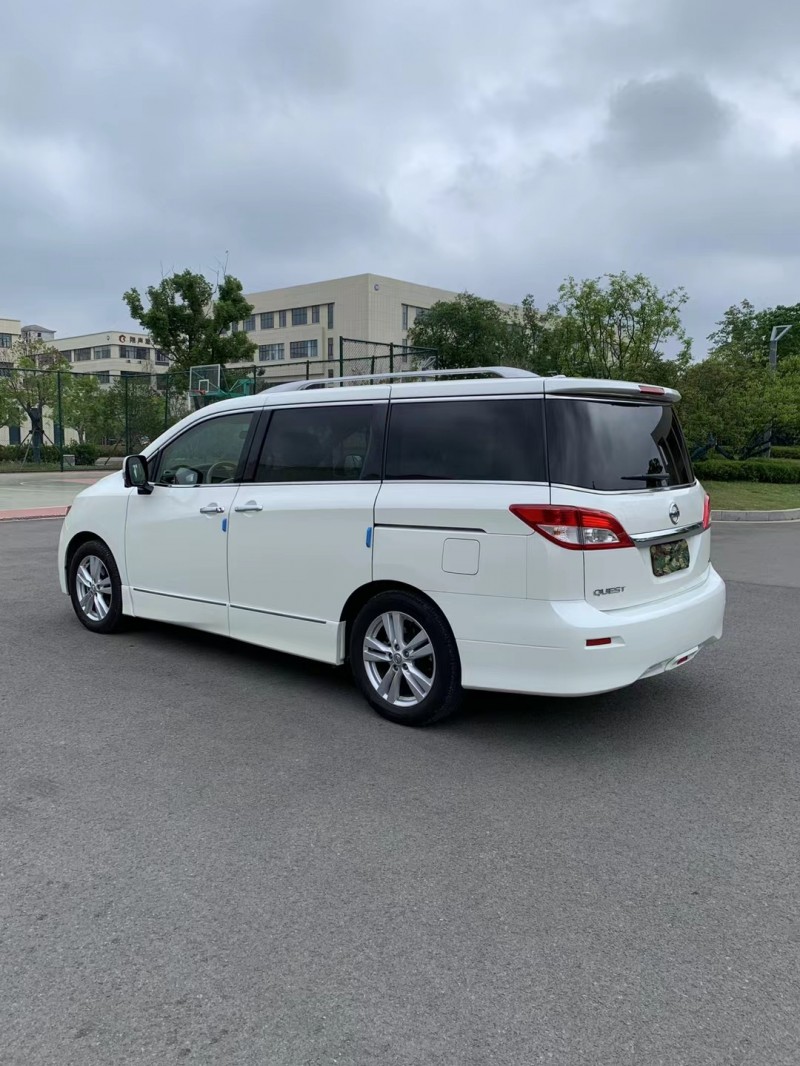 宿遷17年日產貴士5