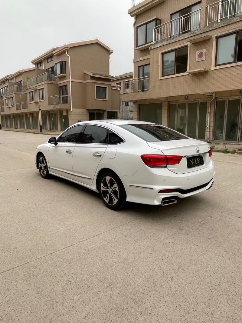 徐州16年本田思铂睿6