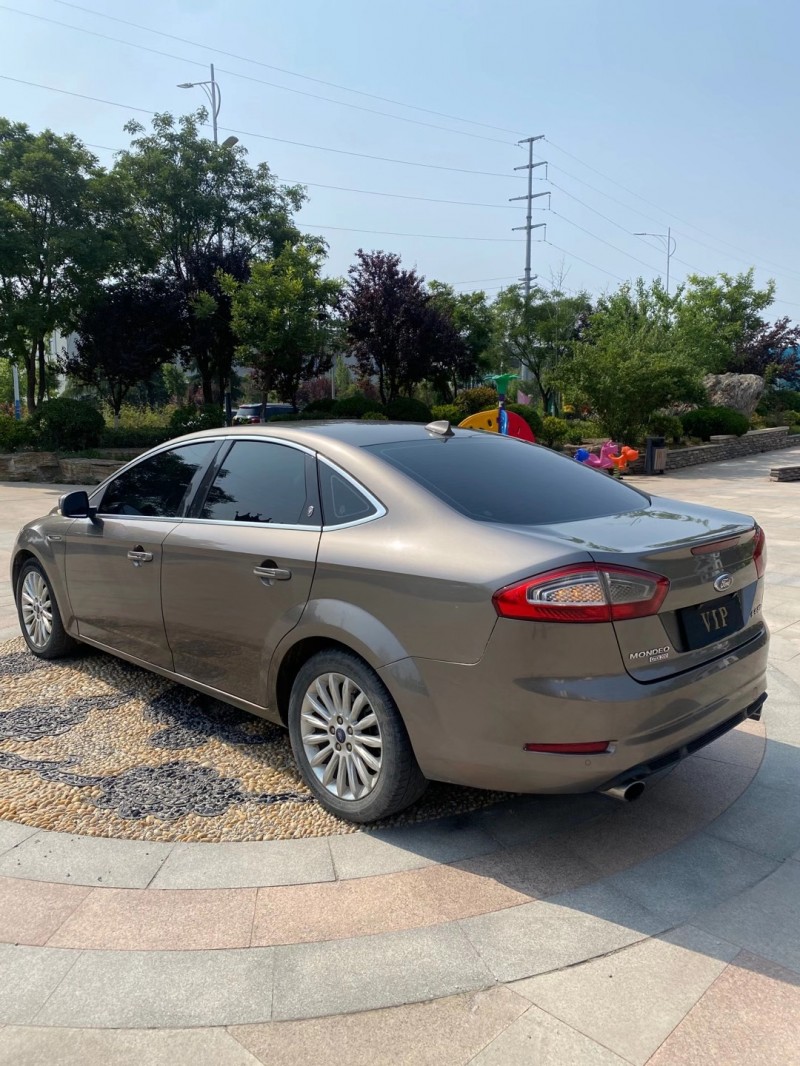 青岛13年福特蒙迪欧-致胜8