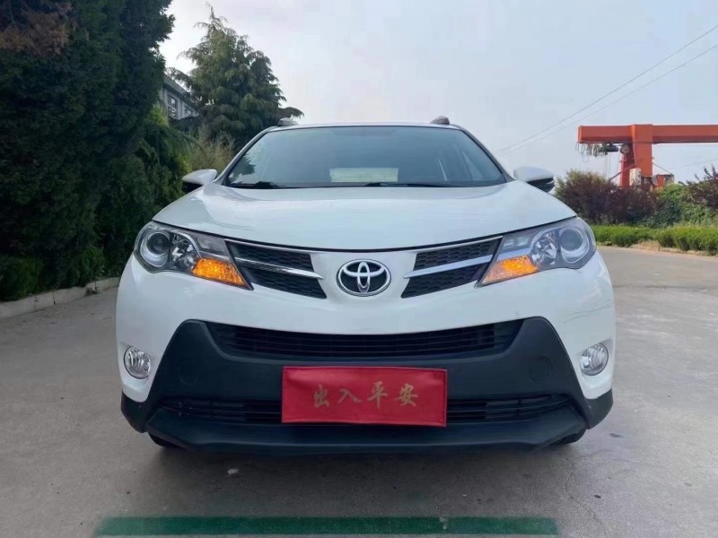 濟南14年豐田RAV4榮放1