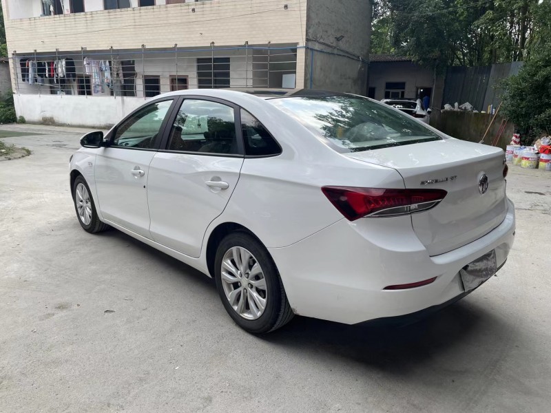 成都20年别克英朗GT3