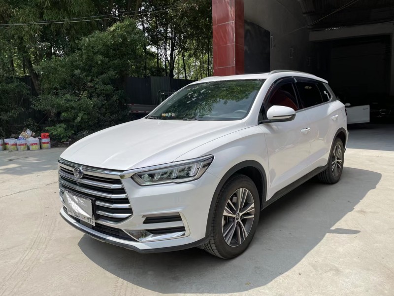 成都20年比亚迪宋8