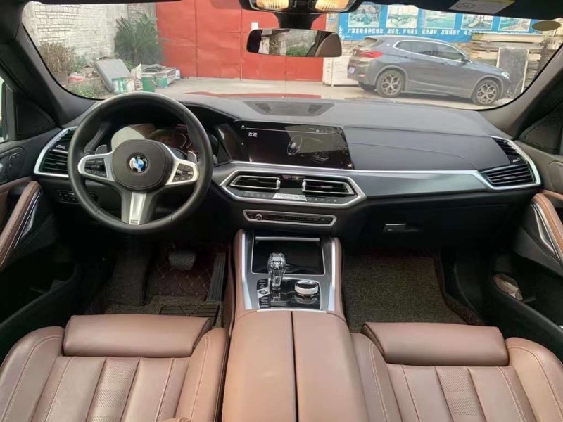 中山20年宝马X65