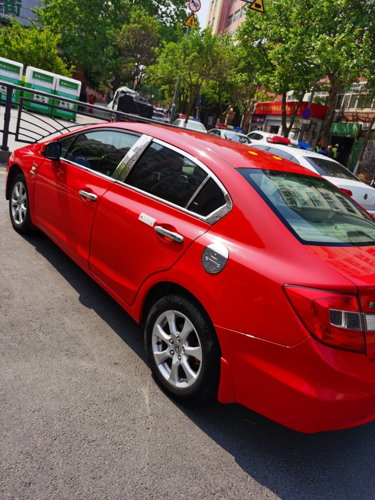 青岛13年本田思域5