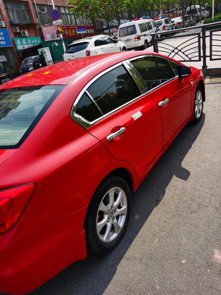 青岛13年本田思域3