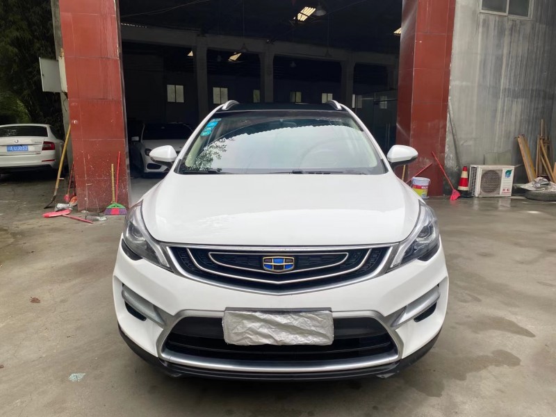 成都17年吉利帝豪GS8