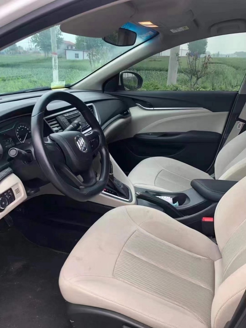 济宁20年别克英朗4