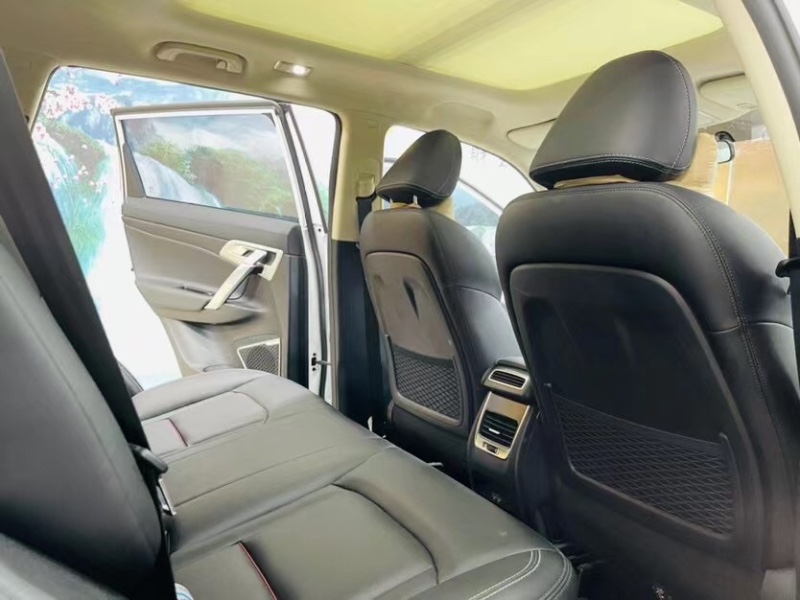 东莞18年吉利博越9