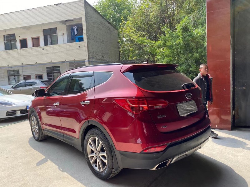 成都14年现代新胜达7