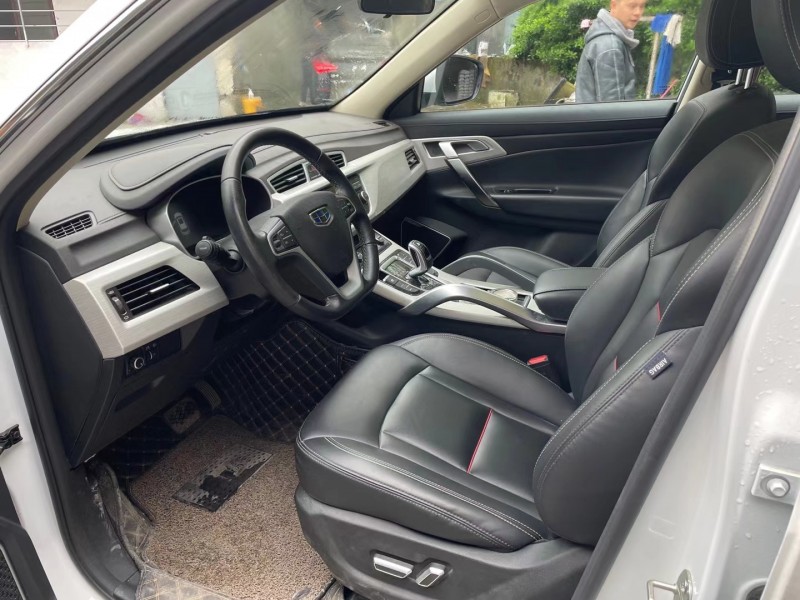 成都19年吉利博越5