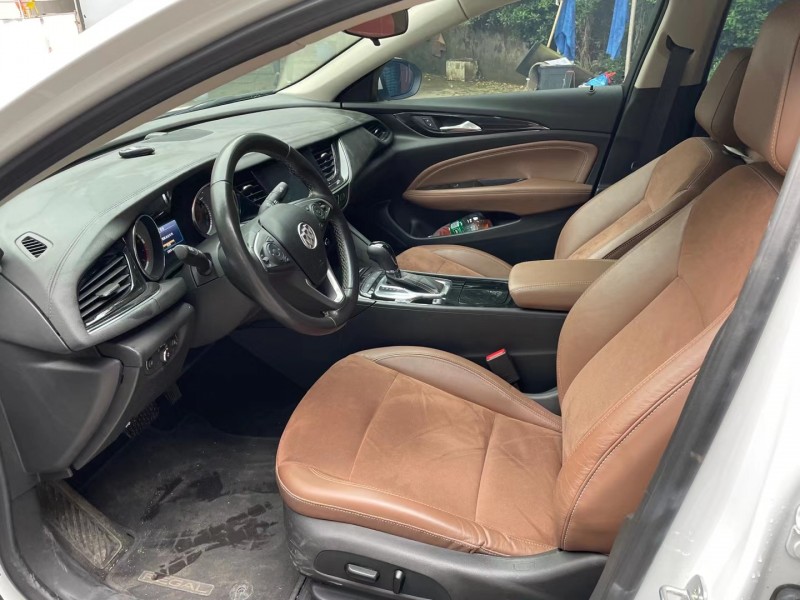 成都19年别克君威4