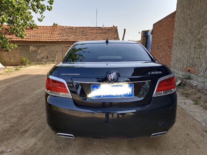 青岛11年别克君越2