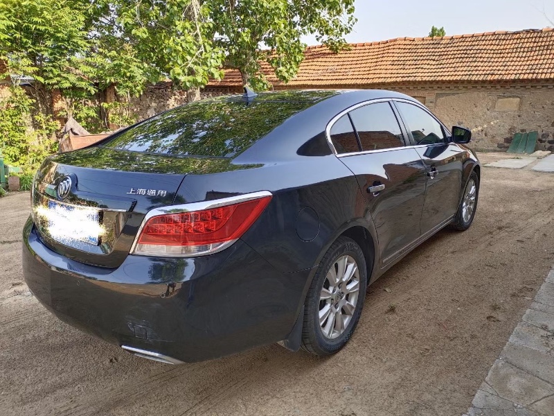 青岛11年别克君越6