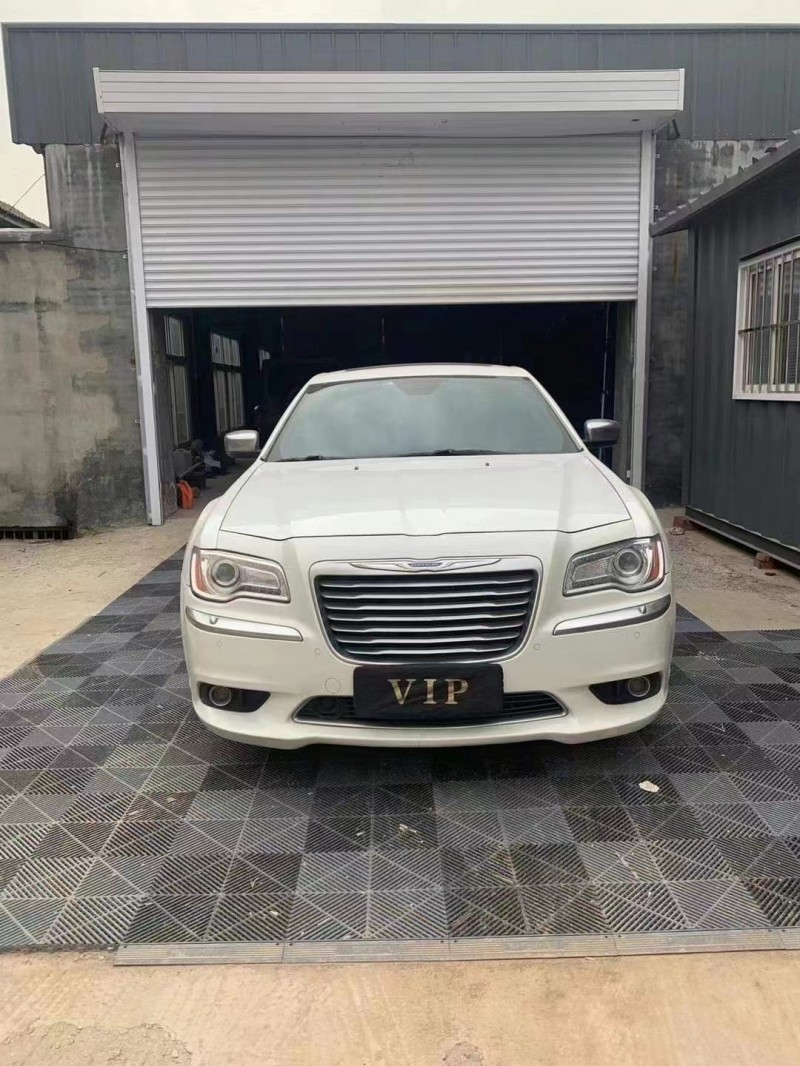 泰安15年克萊斯勒300C1