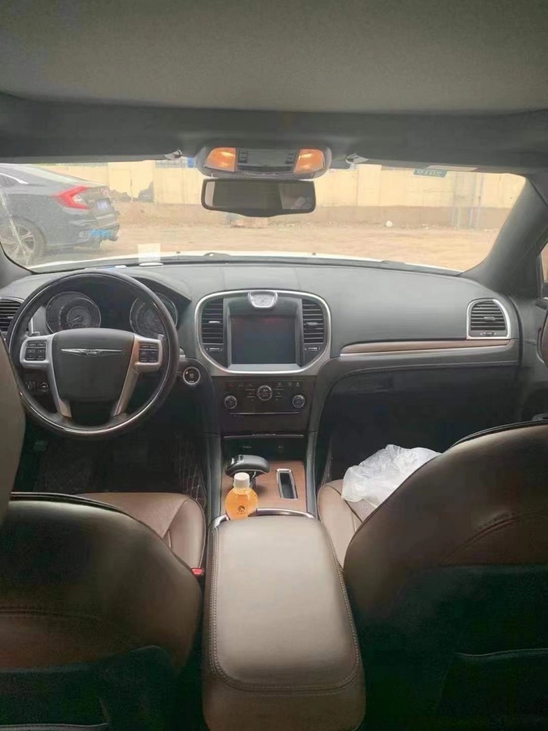 泰安15年克萊斯勒300C6