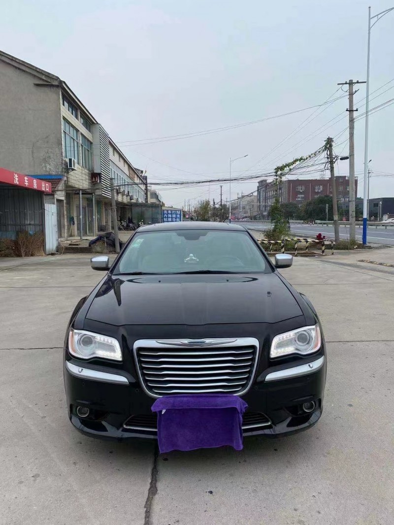 常州13年克萊斯勒300C1
