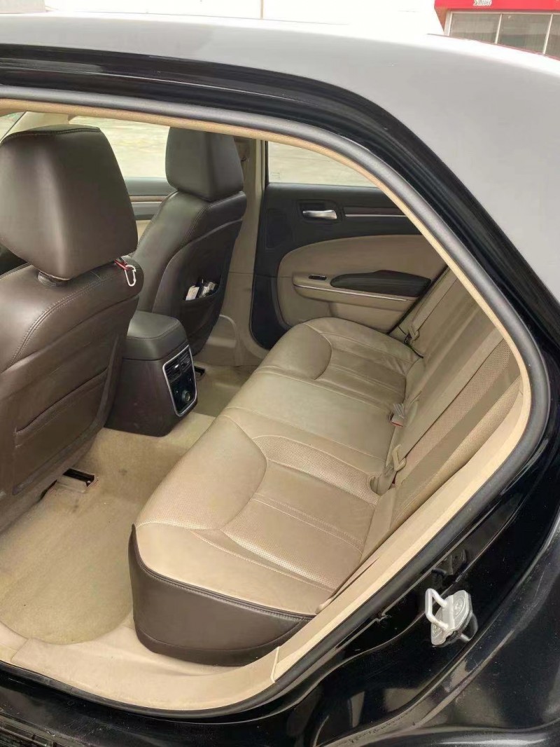 常州13年克萊斯勒300C7