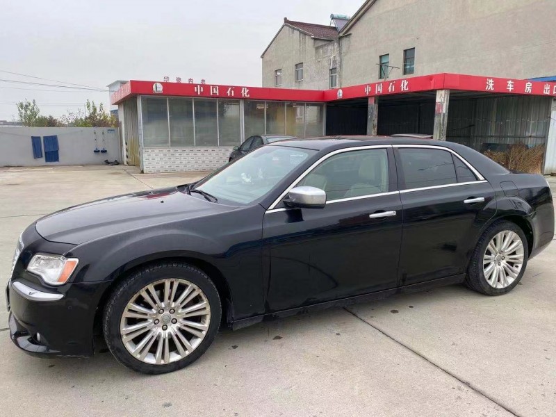 常州13年克萊斯勒300C8