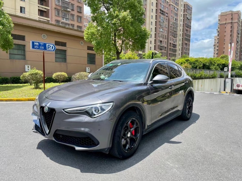 上海17年阿爾法·羅密歐Stelvio2