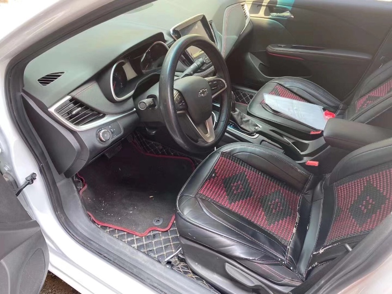 成都20年雪佛兰科鲁泽4