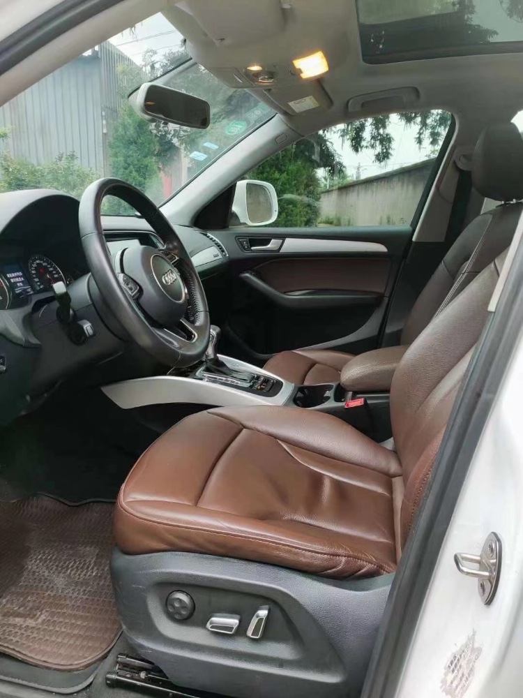 成都14年奥迪Q56