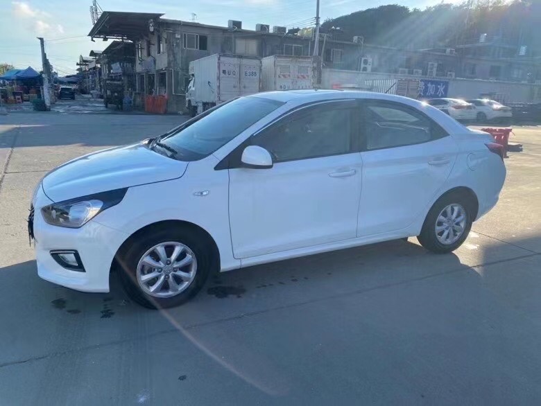 广州19年现代瑞纳2