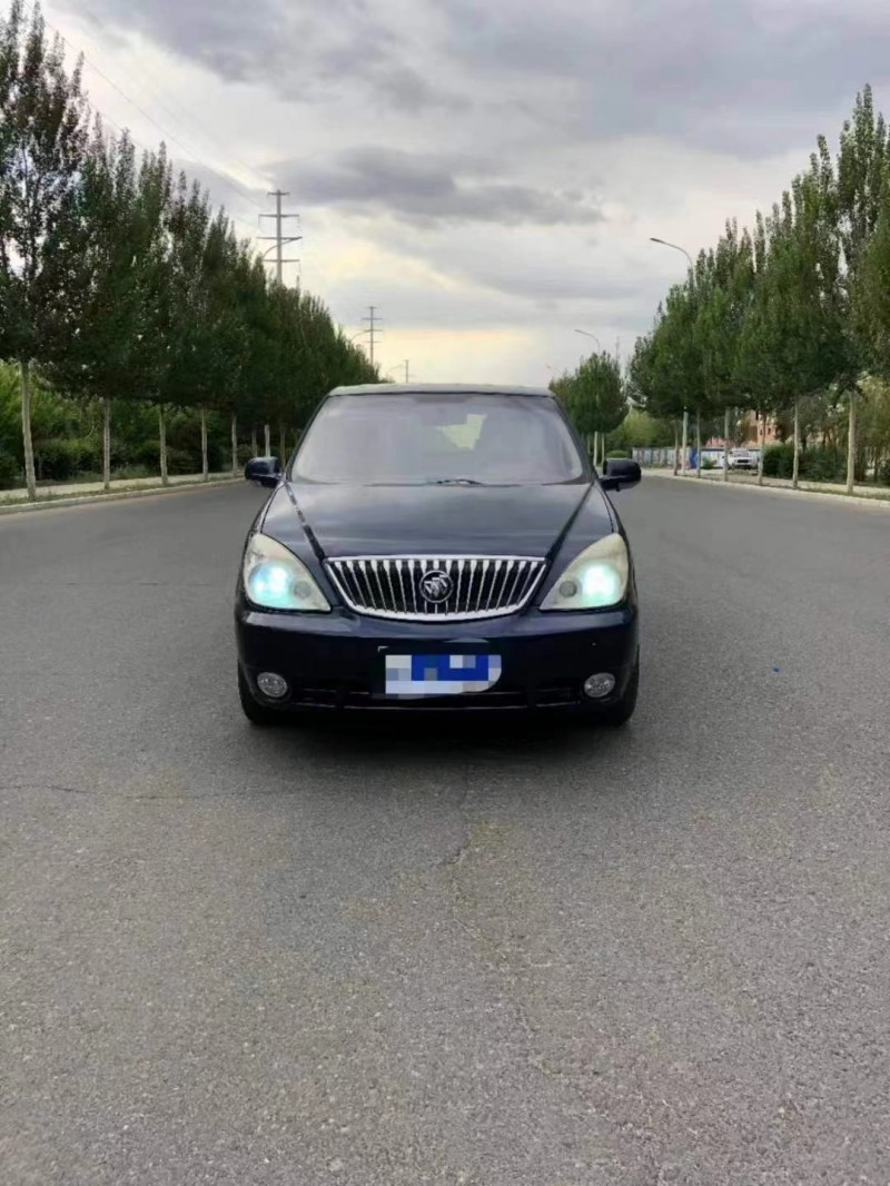 包頭12年別克GL81