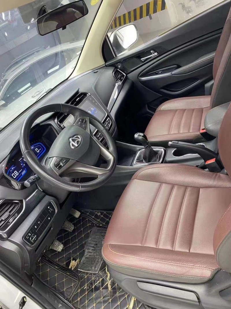 成都17年长安汽车欧尚4