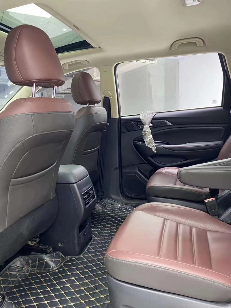 成都17年长安汽车欧尚5