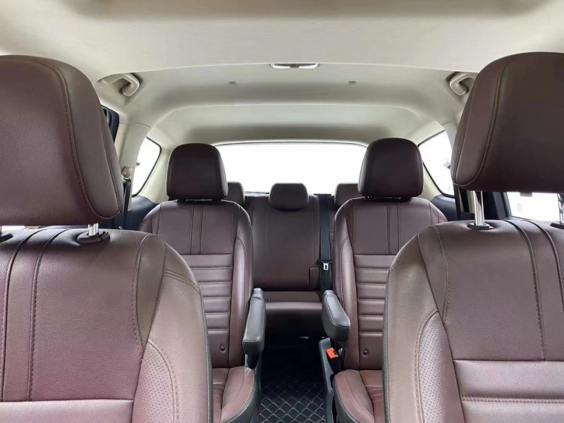 成都17年长安汽车欧尚6