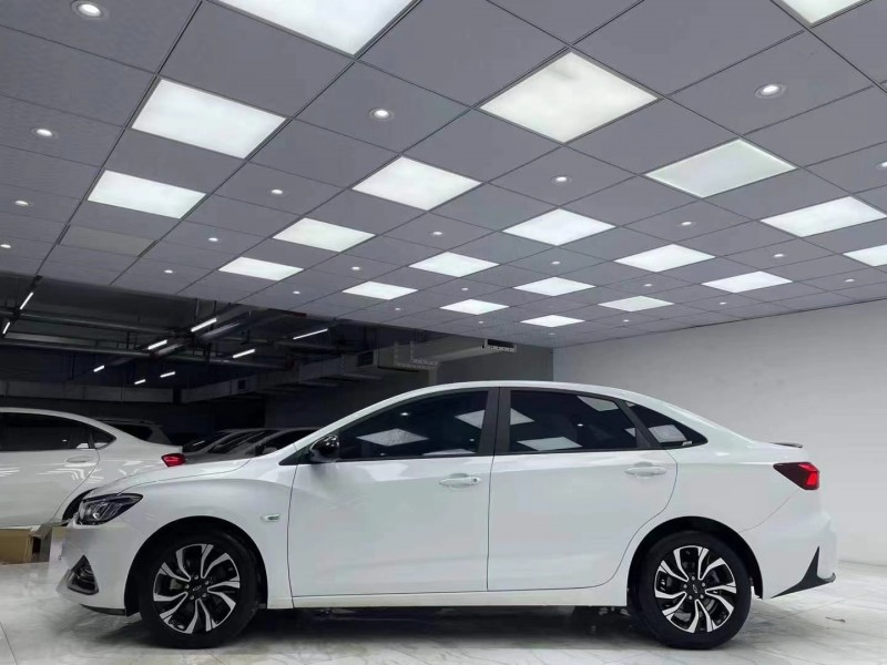 成都20年雪佛兰科鲁泽3