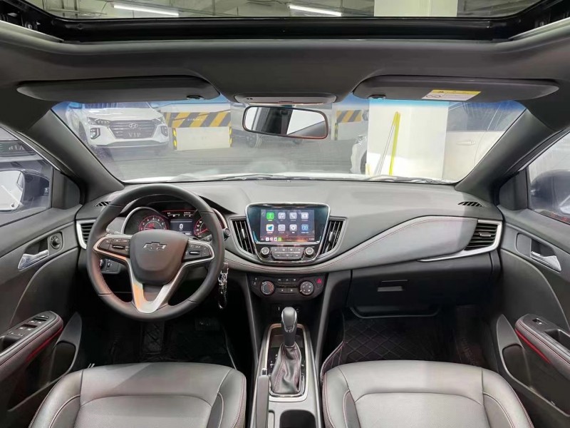 成都20年雪佛兰科鲁泽5