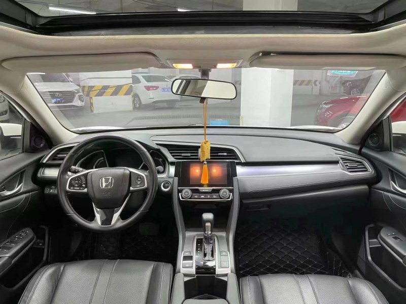 成都19年本田思域5