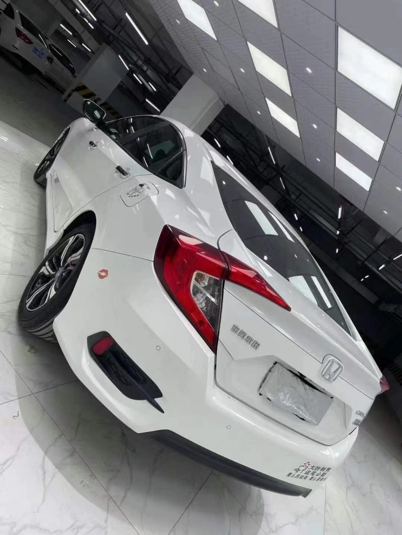 成都19年本田思域8