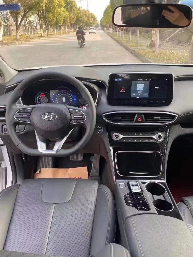 武汉20年现代新胜达5