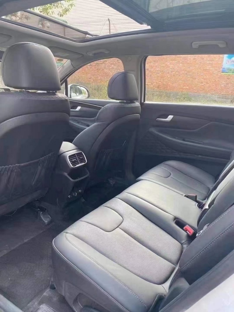 武汉20年现代新胜达7