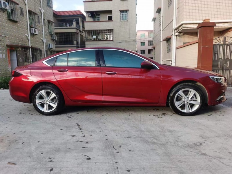 中山18年别克君威8