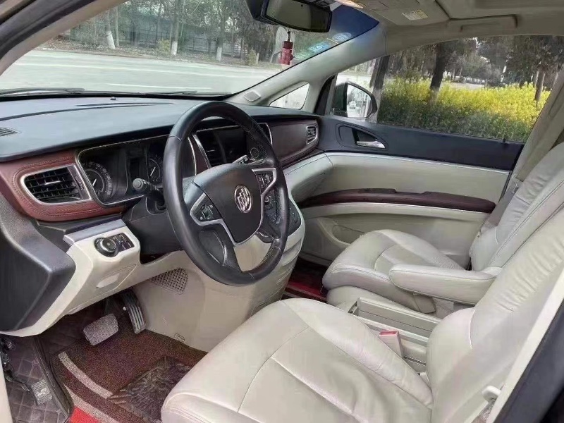 徐州17年别克GL84