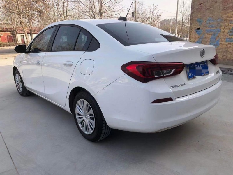 邢台19年别克凯越9