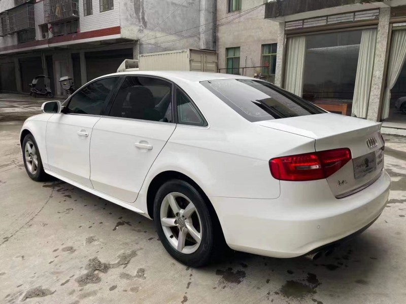 恩施14年奧迪A4L8