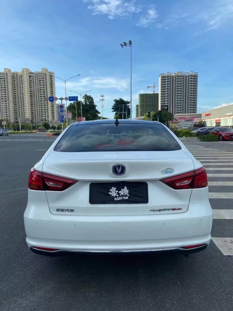南寧19年長安汽車睿騁CC2