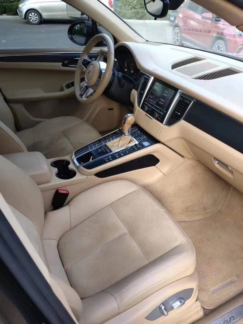 泰安14年保時捷Macan4