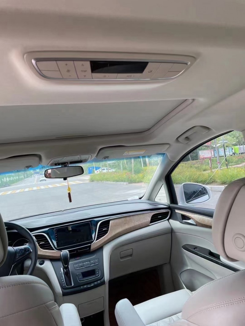 邢台17年别克GL84