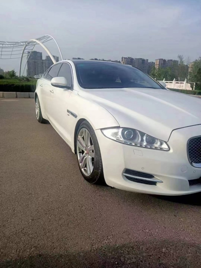 泰安13年捷豹XJ1
