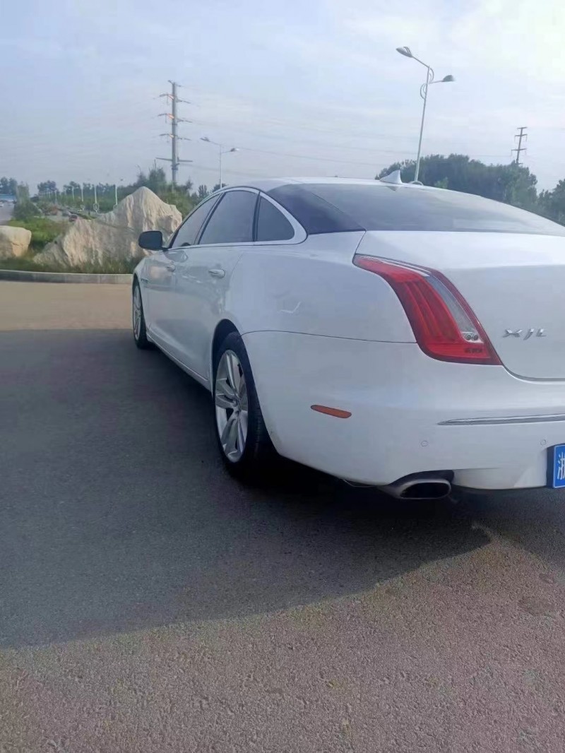 泰安13年捷豹XJ7