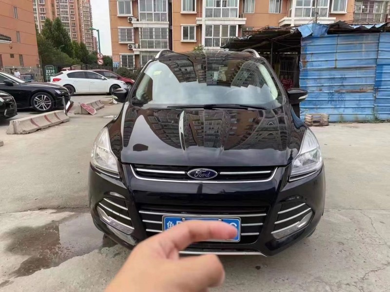 青岛16年福特翼虎1