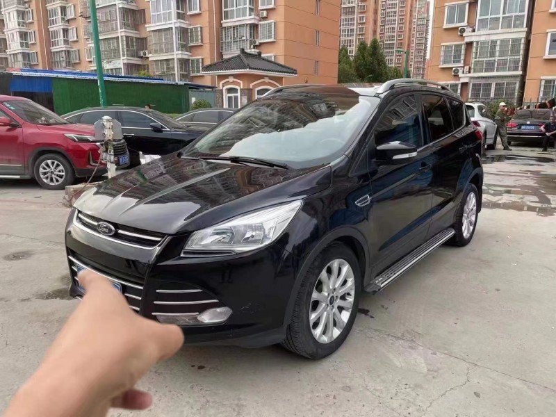 青岛16年福特翼虎3