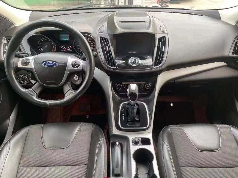 青岛16年福特翼虎6