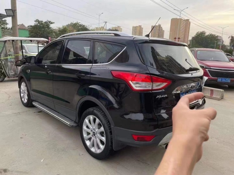 青岛16年福特翼虎7